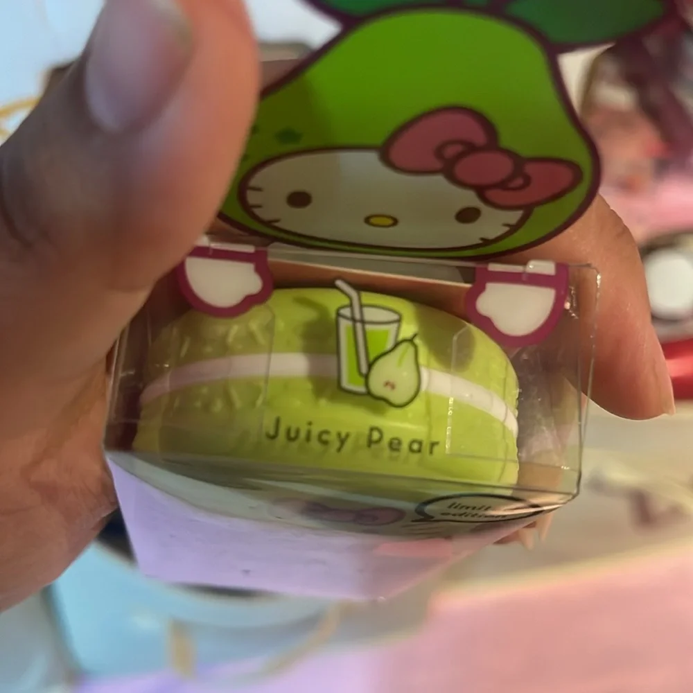 Hello Kitty Macaron Lip Balm - juicy pear